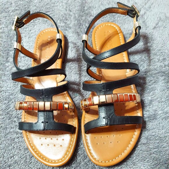 NWOB Geox Black Leather & Gold Strappy Flat Sandals size 7.5M - Picture 1 of 2